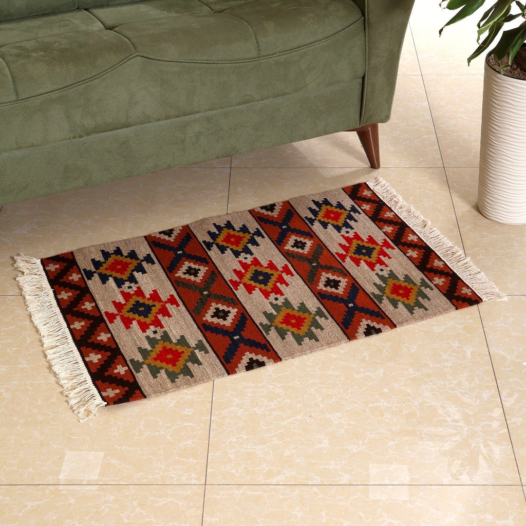 Geometric-Patterned Wool and Cotton Blend Area Rug (2x3) - Traditional Parade