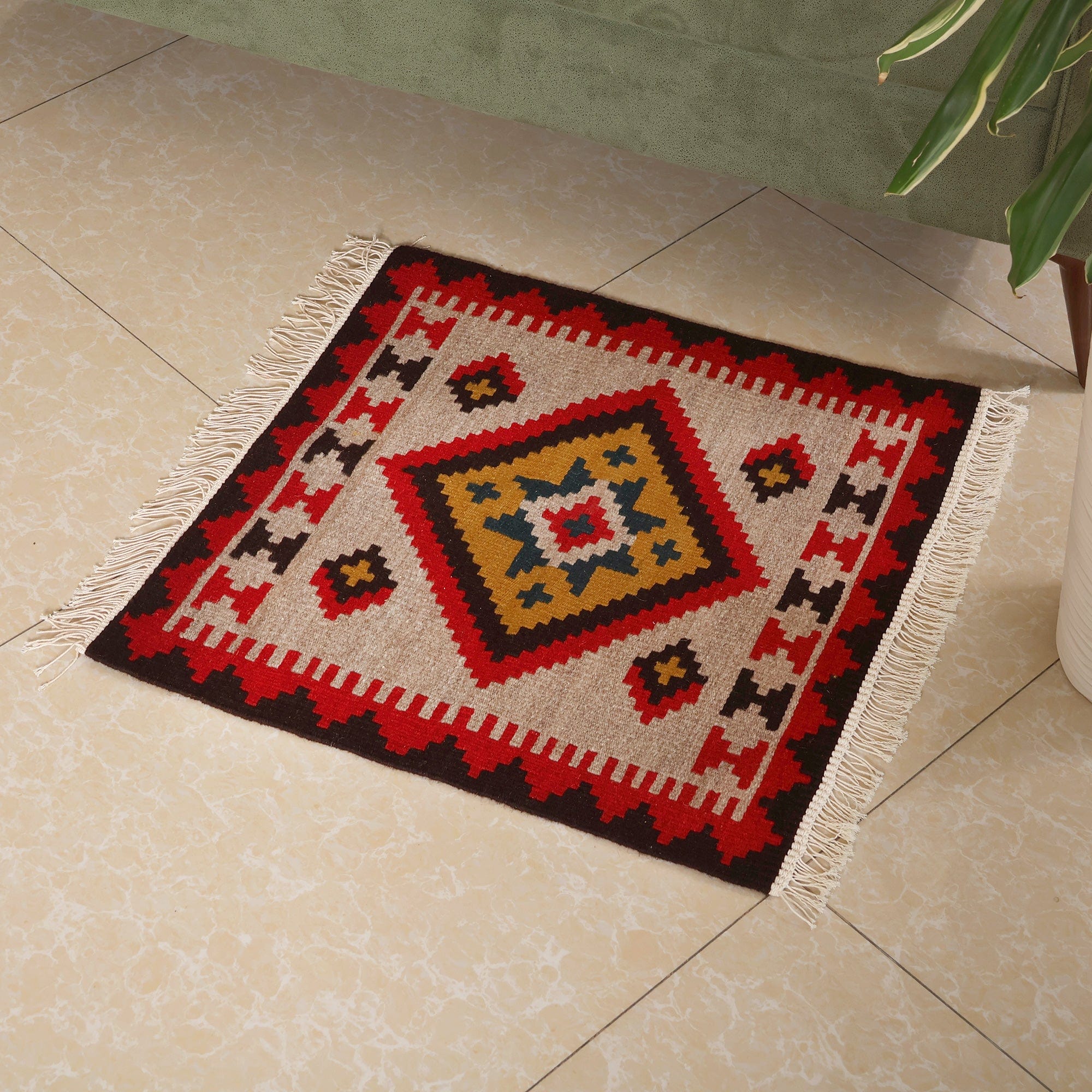 Folk Art Sun-Themed Wool and Cotton Blend Area Rug (2x2) - Arevagorg Blessing